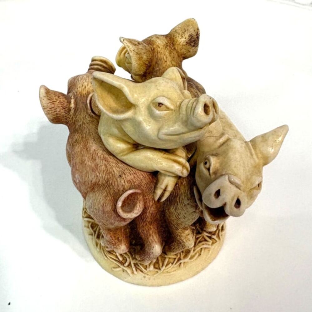 Harmony Kingdom “Hog Heaven” Pig Pile Trinket Box